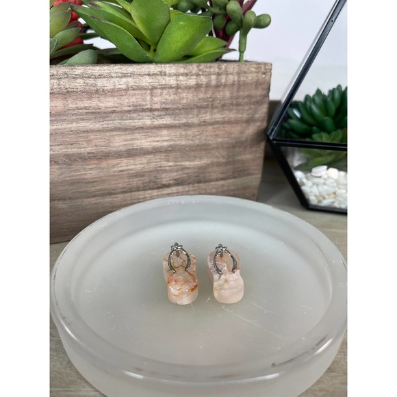 Miniature Flower Agate Flip Flop, Tiny Carvings - Picture 1 of 9